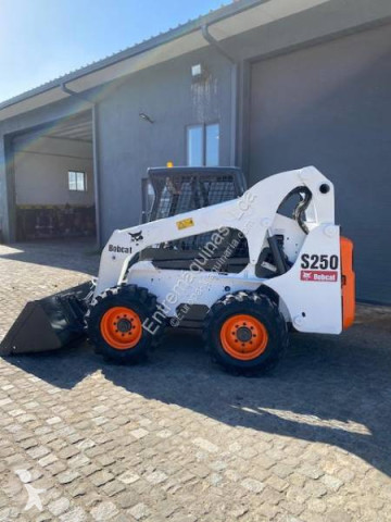 Mini-chargeuse Bobcat Tunisie : performance et efficacité avec Motors,tn